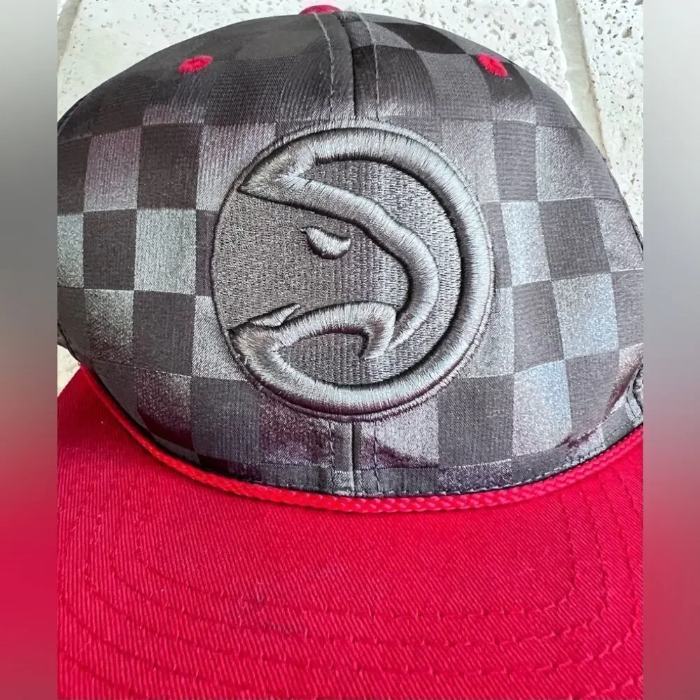 Atlanta Hawks Basketaball Hat Flat Bill Adjustable Strap Red Grey Silver Youth